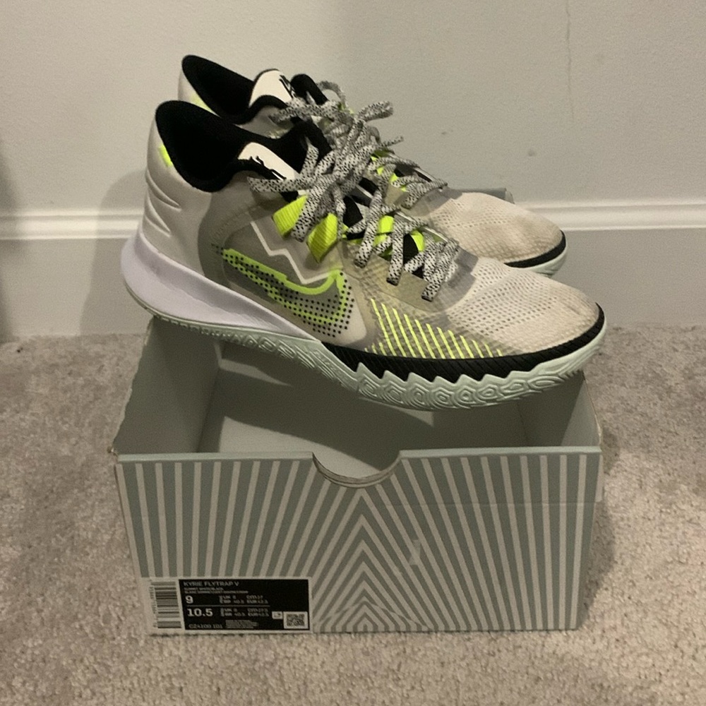 Nike Kyrie Flytrap 5 ‘White Volt’
